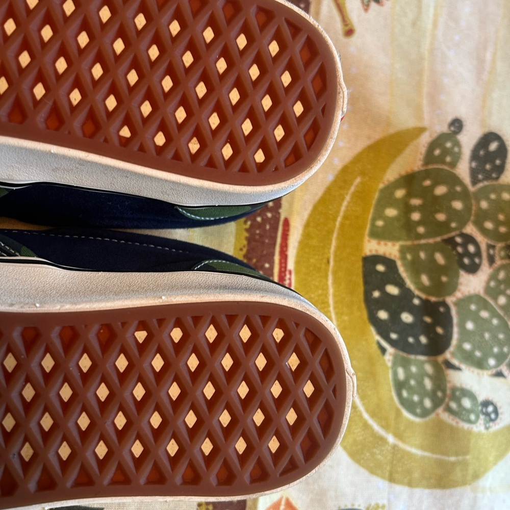 Vans Comfycush Slip, SZ 11 - Picture 8 of 8